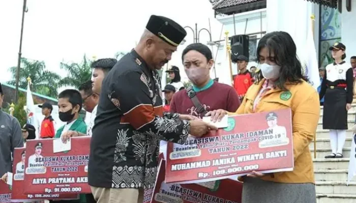 Komitmen Bupati Kukar Edi Damansyah, Gelontorkan Beasiswa Untuk 6.265 Pelajar dan Mahasiswa.