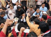 Gubernur Kaltim Melantai: Rudy Mas’ud Temui Demonstran dan Teken Pakta Integritas